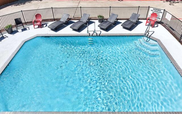 Holiday Inn Express and Suites Sulphur Springs by IHG