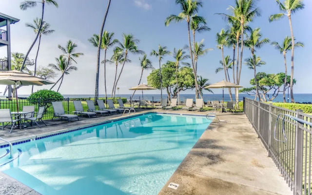 Kona Isle Oceanfront Condo w/ A/c!
