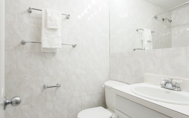 Premier Theater District Suites by Sonder
