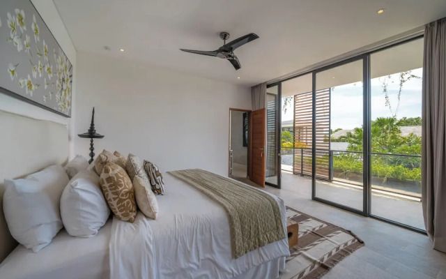 Villa Vida Mira - Elegant 4BR Beachside Villa in Canggu