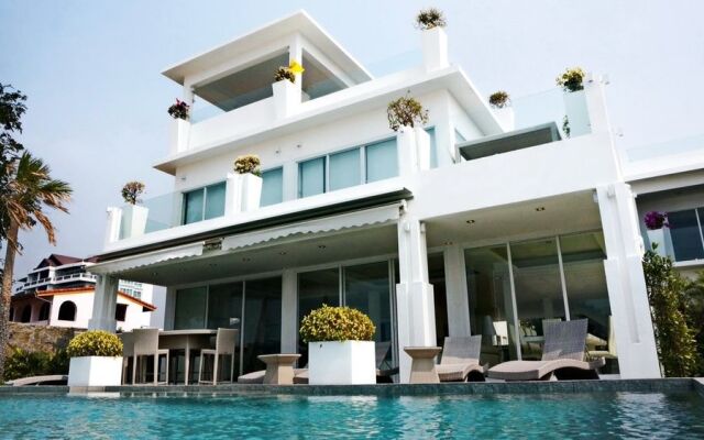 Na Jomtien Beachfront Villa