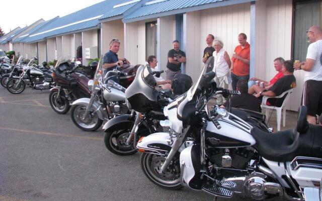 Blue and White Motel