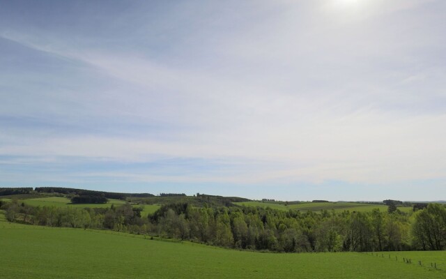Splendid Holiday Home in Nadrin With Infrared Sauna & Heated Pool