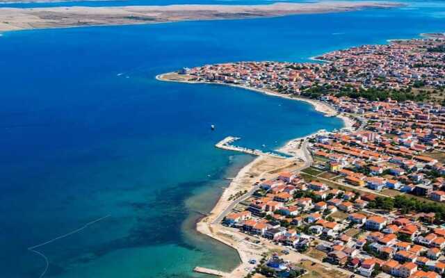 Spacious Holiday Home in Dalmatia With Beach Nearby