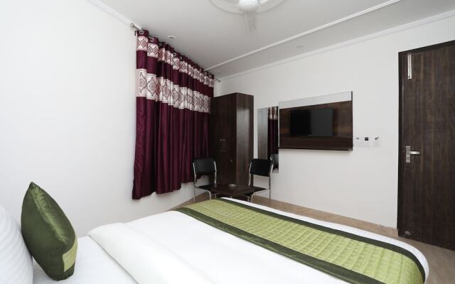 Airport Hotel Ambience Inn