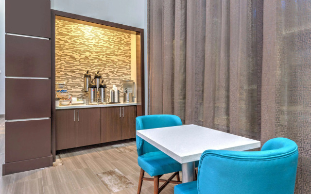 La Quinta Inn & Suites by Wyndham Tyler - University Area