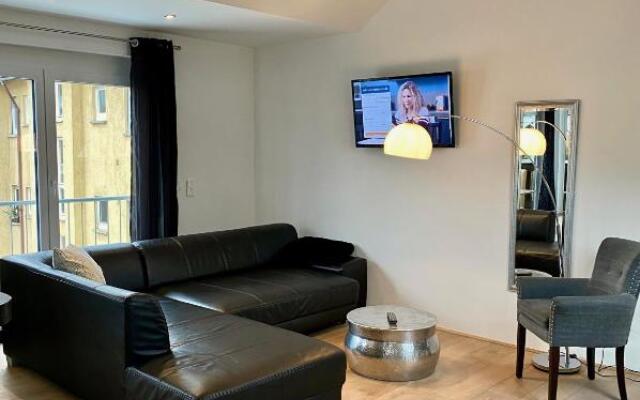 Luxuriöses Studio im Zentrum, Balkon, Kamin, Klima
