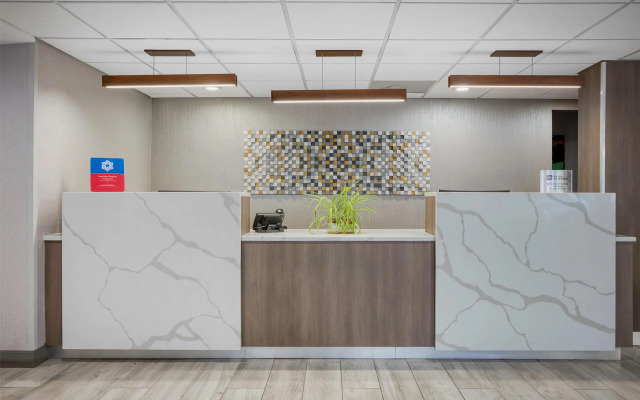 SureStay Plus Hotel by Best Western Chicago Lombard