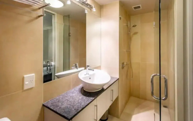 Absolute Lakefront Living 2 Bedroom