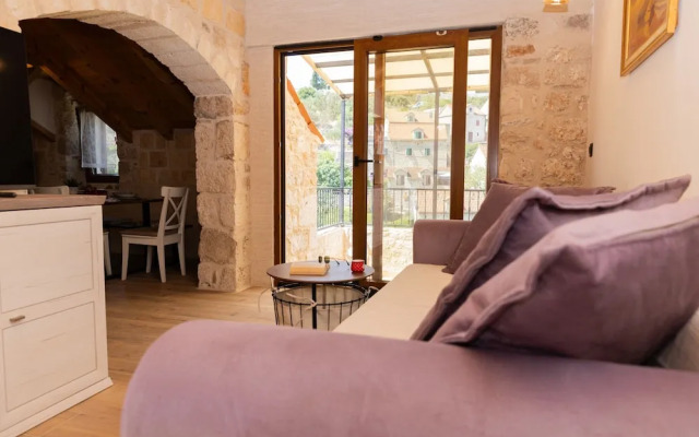 Traditional stone house Tonca