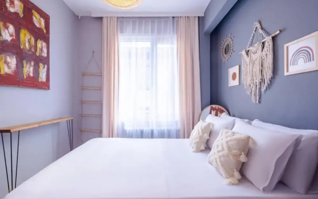 Spectacular Flat Near Bagdat Street in Kadikoy