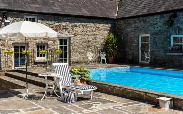 Ardnavaha House - Poolside Cottages
