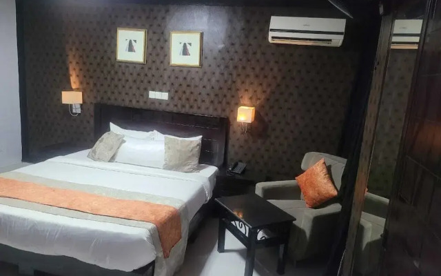 New Land Luxury Hotel