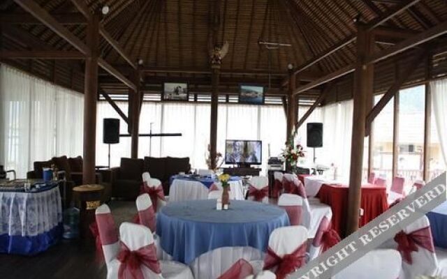 Batur Lakeside Huts