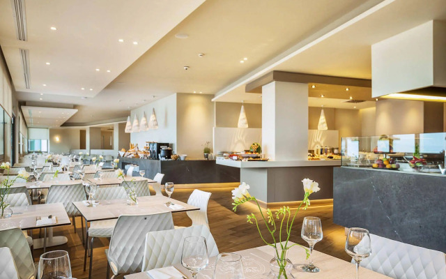 Ammon Zeus Luxury Beach Hotel