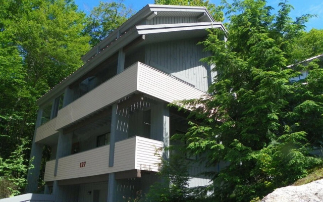 Private Home Close to Loon Mountain, Sleeps Families up to 14! - Cb127l