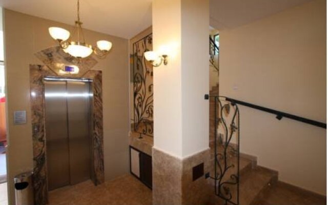 Hotel Deykin