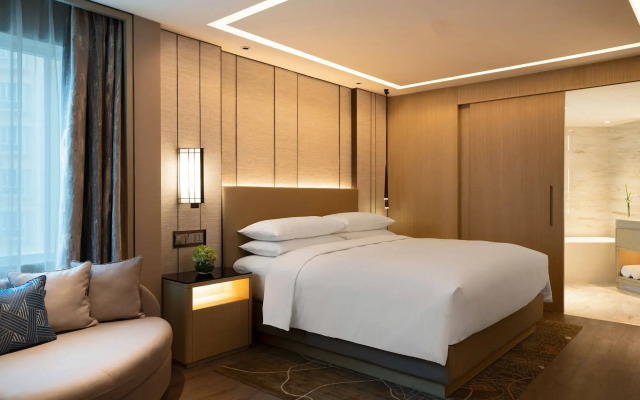 Renaissance Shenzhen Luohu Hotel