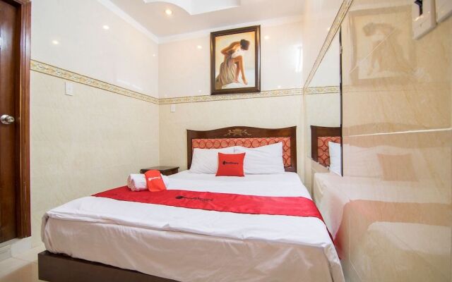 RedDoorz near Tan Son Nhat Airport