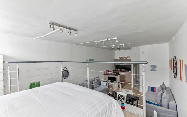 33 - Flat Av des Champs-Élysées