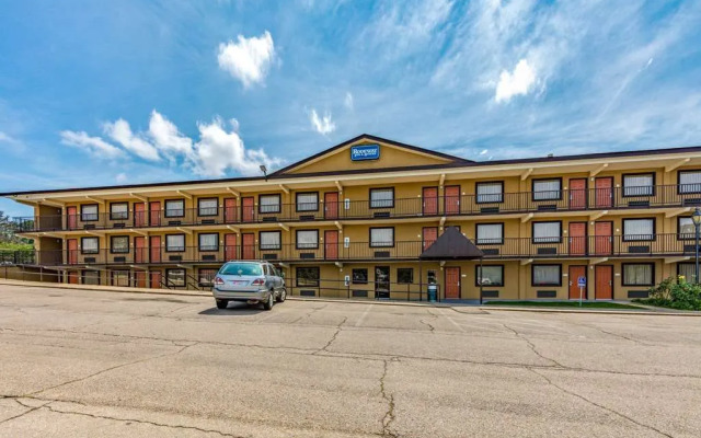 Rodeway Inn & Suites