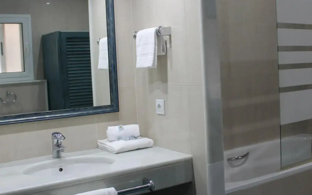 Avenida 5C in Roses With 2 Bedrooms and 2 Bathrooms