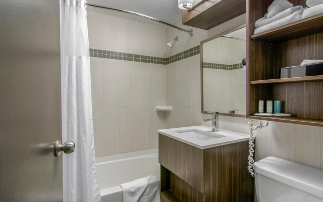 Clarion Hotel