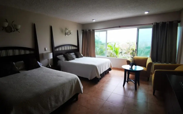 Lovely Beachfront Estudio in Hotel Zone