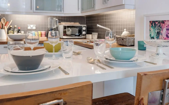 Colourful West Kensington Home Close to Earls Court