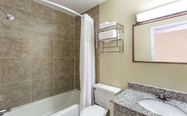 Days Inn by Wyndham Plymouth