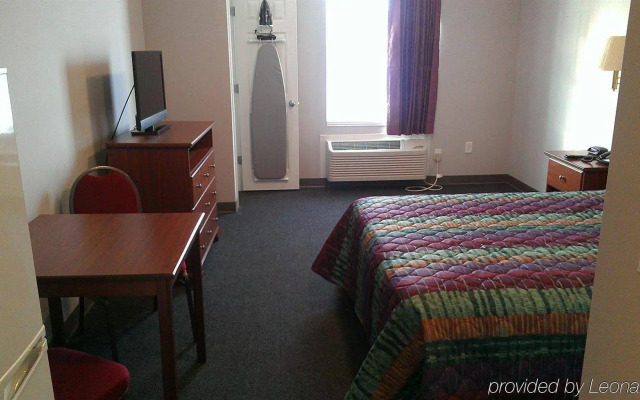 Red Roof Inn & Suites Dickinson