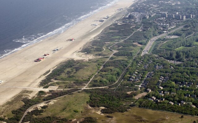 Moder Chalet With a Dishwasher, Behind the Dunes