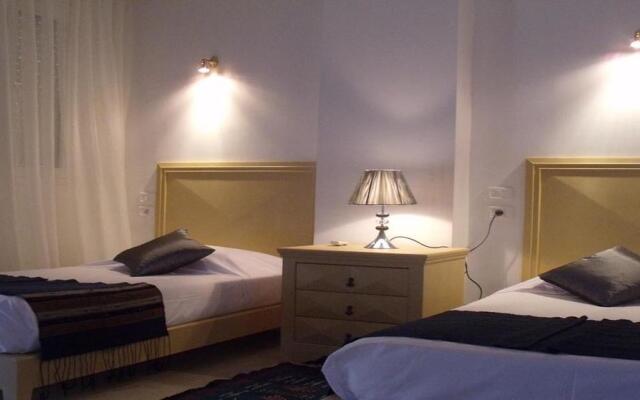 Appart Hotel Castilia Suites