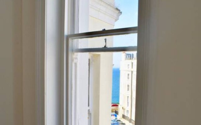 1 Bedroom Regency Flat Near Brighton Beach