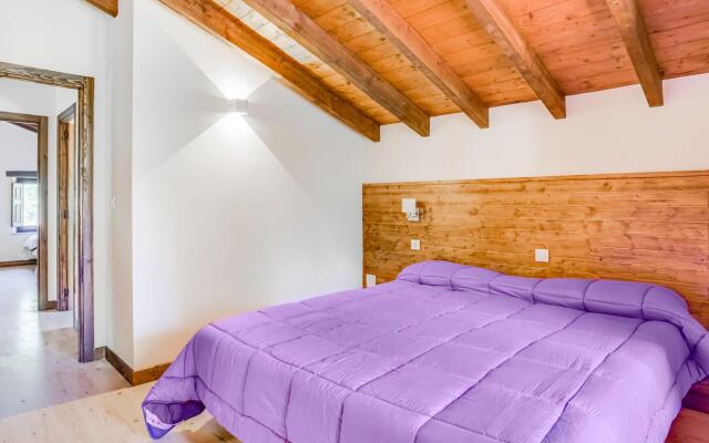 Rustic Holiday Home in Merilla with Valley View