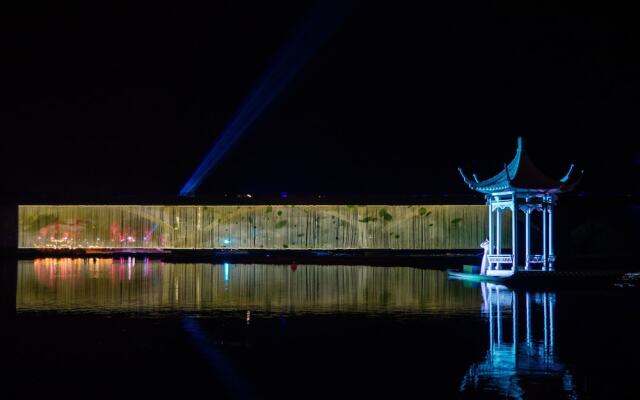 Wuyishan Old Street Riverside Hotel