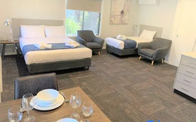 Eastend Studio Apartments