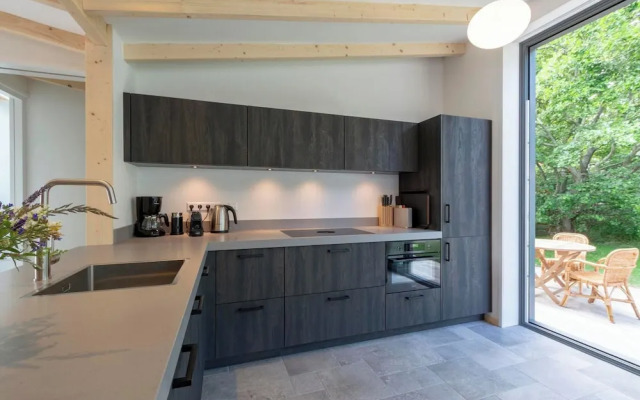 Attractive Home With Terrace