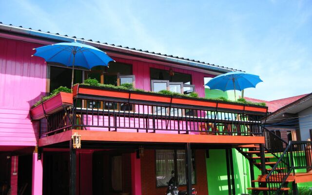 Baan Bua Homestay - Hostel