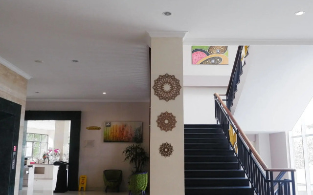 The Green Peak, ARTOTEL Curated