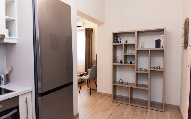 Urban Chic 2BR Experience in Galatsi