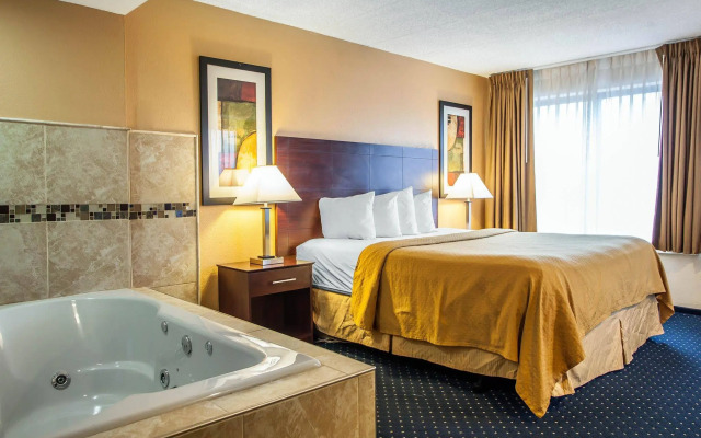 Quality Suites Milwaukee Airport