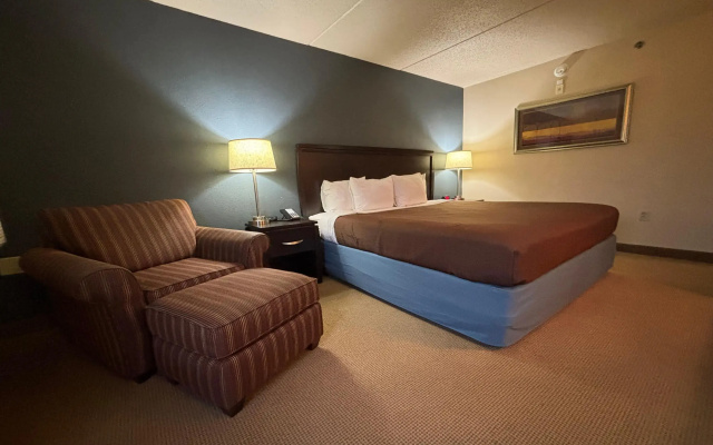 AmericInn by Wyndham Monmouth