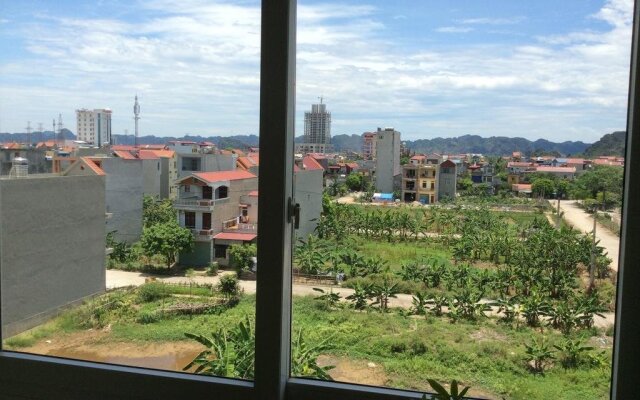 Square Hotel