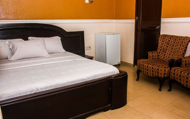 Oakland Suites