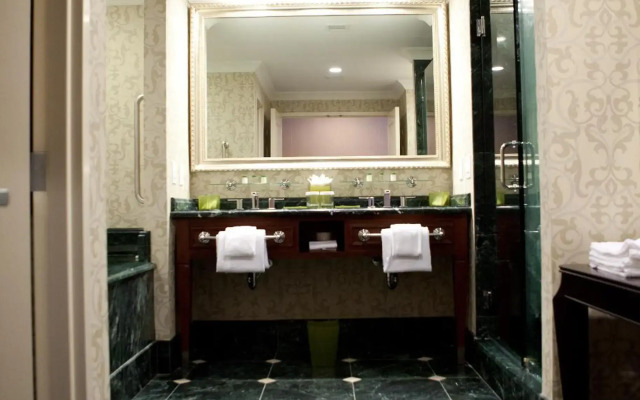 Town & Country Inn and Suites