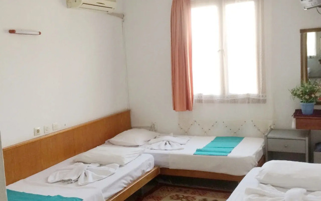 Parmis Rooms