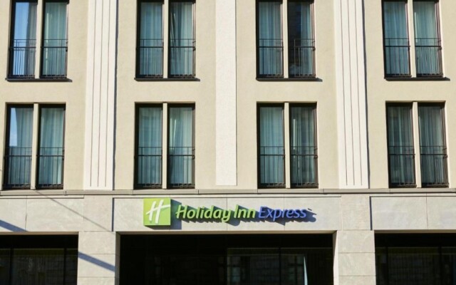 Holiday Inn Express Berlin - Alexanderplatz, an IHG Hotel