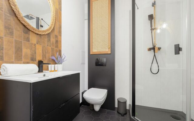 Marszałkowska Apartment by Renters