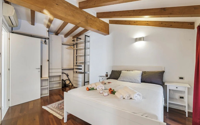 Riva's Rooftop Retreat